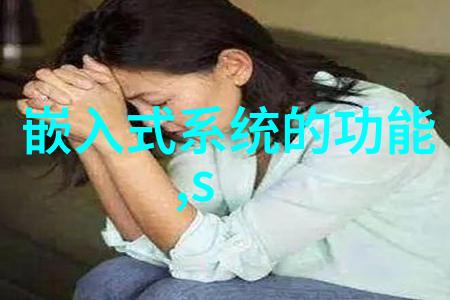 学长的根茎旁边写作业校园生活学习氛围友情支持
