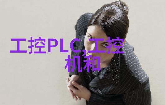 如何利用地板材质和壁纸来提升房屋客廳裝飾圖面的吸引力
