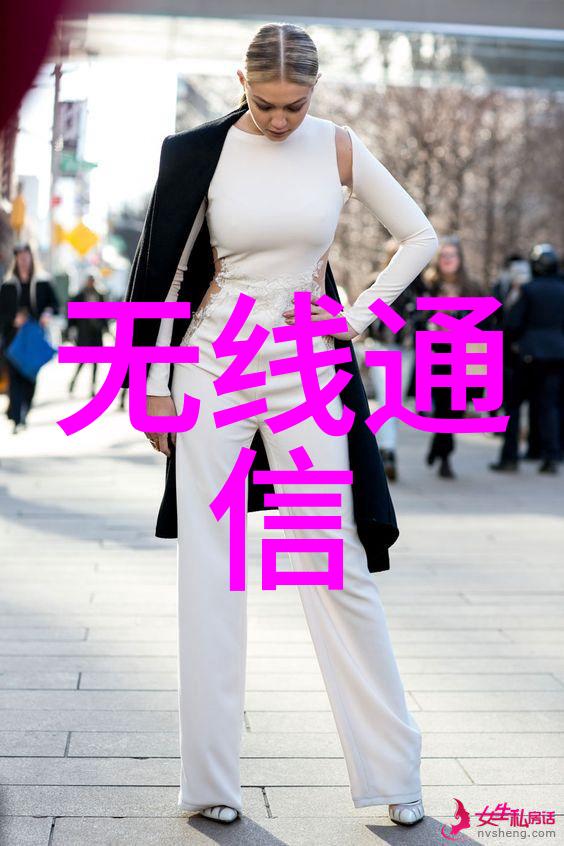 校园小插曲同桌的手探到我的衣服里怎样平息这份尴尬与不安