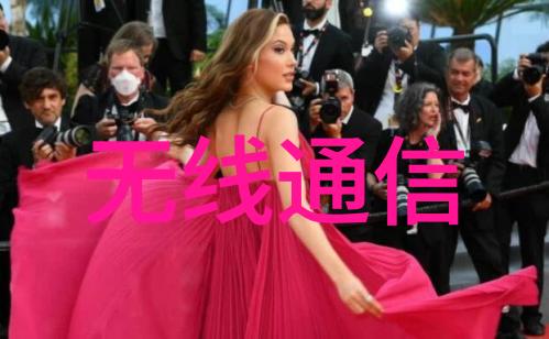 在有限的面积内小客厅怎样才能保持现代感