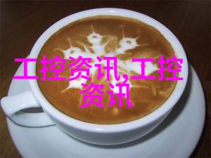 我应该怎样利用墙壁来增强我的庭院空间美观度和实用性